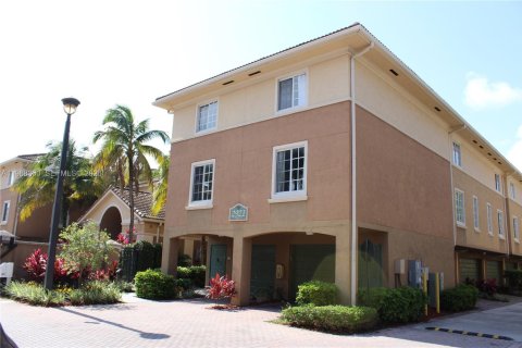 Condominio en alquiler en Aventura, Florida, 1 dormitorio, 79.8 m2 № 2068510 - foto 10