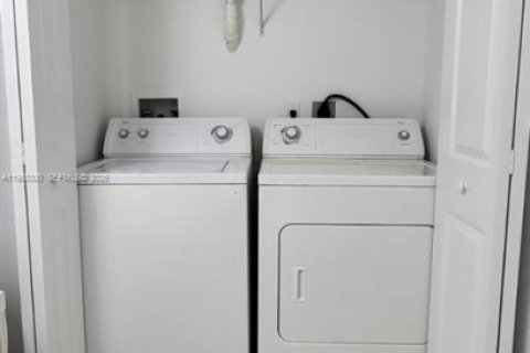 Condominio en alquiler en Aventura, Florida, 1 dormitorio, 79.8 m2 № 2068510 - foto 23