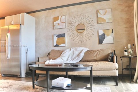 Copropriété à louer à Hallandale Beach, Floride: 1 chambre, 76.92 m2 № 1946801 - photo 10