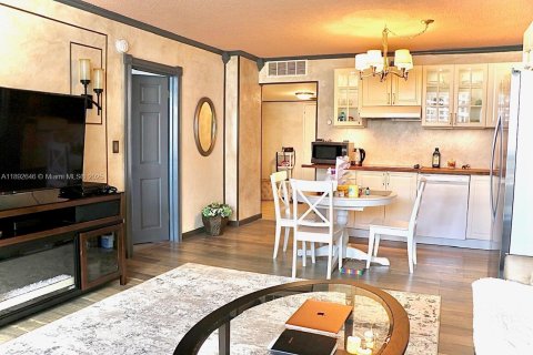Copropriété à louer à Hallandale Beach, Floride: 1 chambre, 76.92 m2 № 1946801 - photo 5