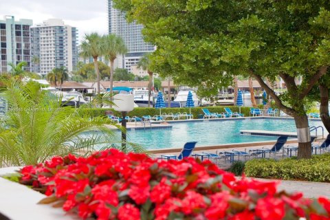 Copropriété à louer à Hallandale Beach, Floride: 1 chambre, 76.92 m2 № 1946801 - photo 24