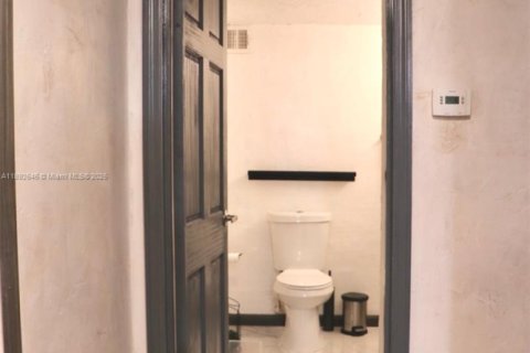 Copropriété à louer à Hallandale Beach, Floride: 1 chambre, 76.92 m2 № 1946801 - photo 14