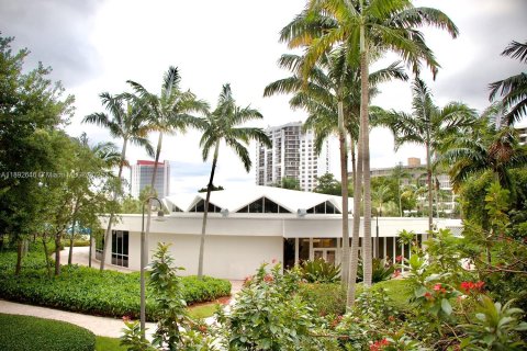 Copropriété à louer à Hallandale Beach, Floride: 1 chambre, 76.92 m2 № 1946801 - photo 22