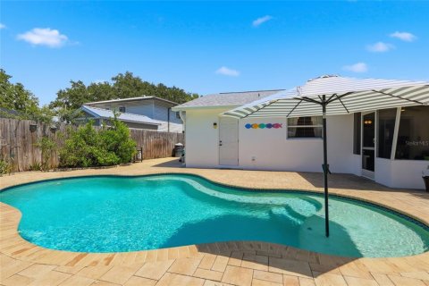 House in Tampa, Florida 4 bedrooms, 138.7 sq.m. № 2347131 - photo 29