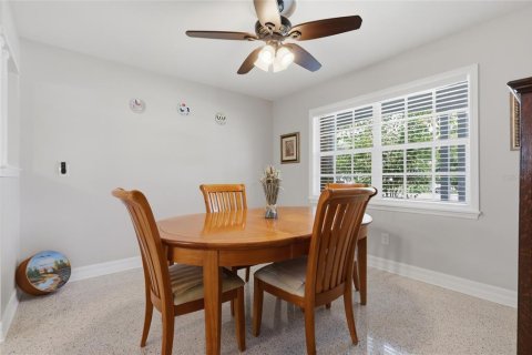House in Tampa, Florida 4 bedrooms, 138.7 sq.m. № 2347131 - photo 17