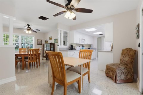 House in Tampa, Florida 4 bedrooms, 138.7 sq.m. № 2347131 - photo 14
