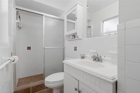 House in Tampa, Florida 4 bedrooms, 138.7 sq.m. № 2347131 - photo 23