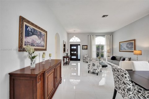 House in Pembroke Pines, Florida 3 bedrooms, 175.49 sq.m. № 2065427 - photo 23