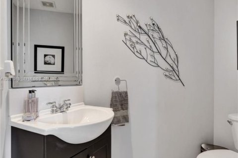 House in Pembroke Pines, Florida 3 bedrooms, 175.49 sq.m. № 2065427 - photo 26