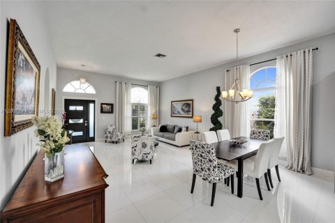 House in Pembroke Pines, Florida 3 bedrooms, 175.49 sq.m. № 2065427 - photo 19
