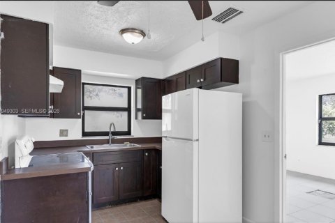 Immobilier commercial à vendre à Fort Lauderdale, Floride: 188.13 m2 № 2007677 - photo 21