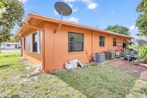 Immobilier commercial à vendre à Fort Lauderdale, Floride: 188.13 m2 № 2007677 - photo 4