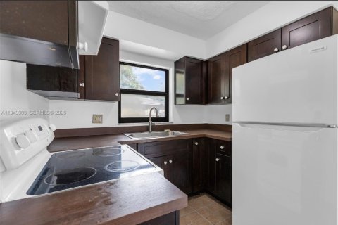 Immobilier commercial à vendre à Fort Lauderdale, Floride: 188.13 m2 № 2007677 - photo 20