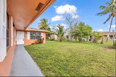 Immobilier commercial à vendre à Fort Lauderdale, Floride: 188.13 m2 № 2007677 - photo 6