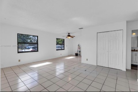 Immobilier commercial à vendre à Fort Lauderdale, Floride: 188.13 m2 № 2007677 - photo 13