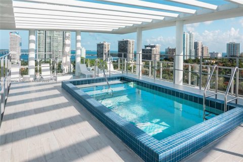 Condominio en venta en Miami, Florida, 1 dormitorio, 61.22 m2 № 1822028 - foto 20