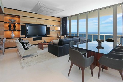 Condominio en venta en Sunny Isles Beach, Florida, 3 dormitorios, 257.15 m2 № 2034636 - foto 5