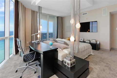 Condominio en venta en Sunny Isles Beach, Florida, 3 dormitorios, 257.15 m2 № 2034636 - foto 20