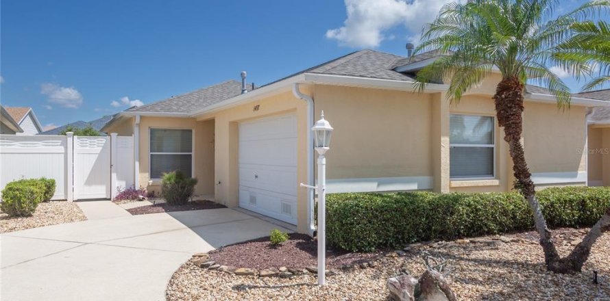 Casa en The Villages, Florida 2 dormitorios, 105.17 m2 № 1901498