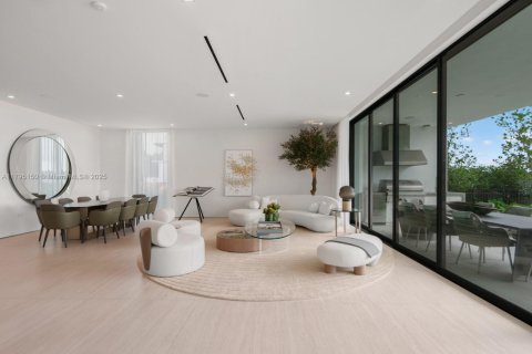 House in Miami Beach, Florida 5 bedrooms, 511.52 sq.m. № 1727400 - photo 11