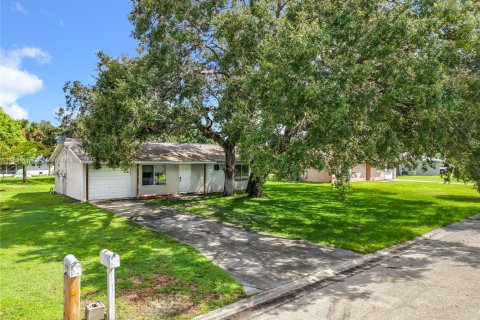 Купить виллу или дом в Лабель, Флорида 2 спальни, 107.02м2, № 1930495 - фото 2