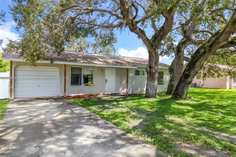 Купить виллу или дом в Лабель, Флорида 2 спальни, 107.02м2, № 1930495 - фото 4