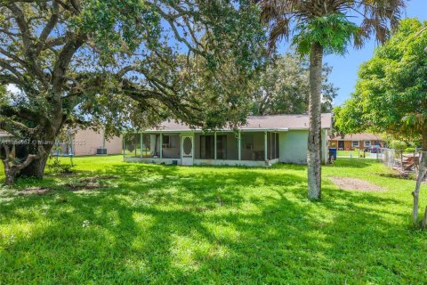 Купить виллу или дом в Лабель, Флорида 2 спальни, 107.02м2, № 1930495 - фото 14