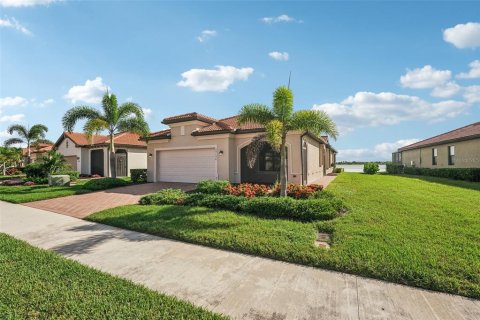 House in Venice, Florida 2 bedrooms, 177.16 sq.m. № 1911800 - photo 2
