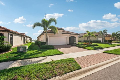 House in Venice, Florida 2 bedrooms, 177.16 sq.m. № 1911800 - photo 3