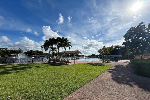 Casa en venta en Hollywood, Florida, 2 dormitorios, 92.9 m2 № 1763174 - foto 9