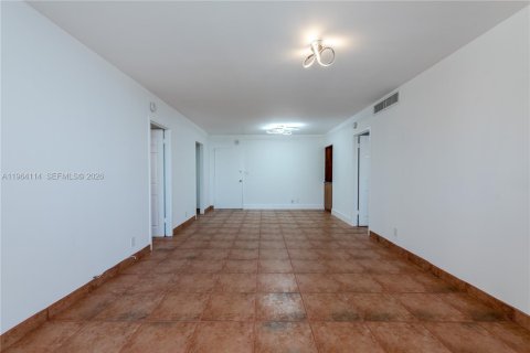 Condominio en venta en Hallandale Beach, Florida, 2 dormitorios, 95.78 m2 № 2081083 - foto 9