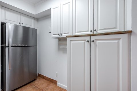 Condominio en venta en Hallandale Beach, Florida, 2 dormitorios, 95.78 m2 № 2081083 - foto 19
