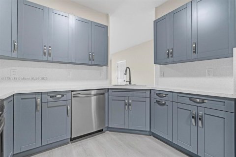 Adosado en venta en Miramar, Florida, 3 dormitorios, 181.53 m2 № 1683869 - foto 7