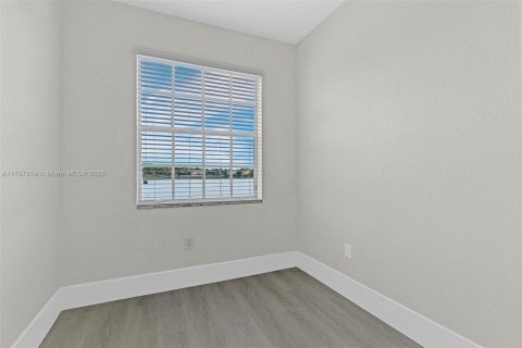Adosado en venta en Miramar, Florida, 3 dormitorios, 181.53 m2 № 1683869 - foto 26