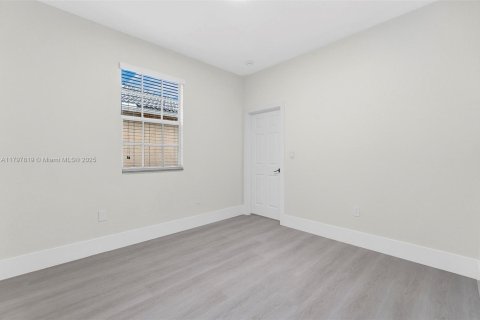 Adosado en venta en Miramar, Florida, 3 dormitorios, 181.53 m2 № 1683869 - foto 22