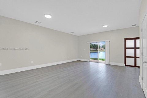 Adosado en venta en Miramar, Florida, 3 dormitorios, 181.53 m2 № 1683869 - foto 29