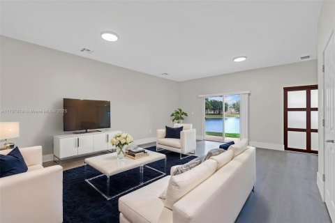 Adosado en venta en Miramar, Florida, 3 dormitorios, 181.53 m2 № 1683869 - foto 28