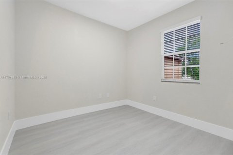 Adosado en venta en Miramar, Florida, 3 dormitorios, 181.53 m2 № 1683869 - foto 16