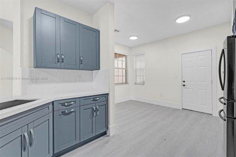 Adosado en venta en Miramar, Florida, 3 dormitorios, 181.53 m2 № 1683869 - foto 9