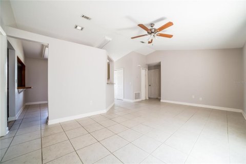 Casa en alquiler en Deltona, Florida, 3 dormitorios, 135.27 m2 № 1912684 - foto 5