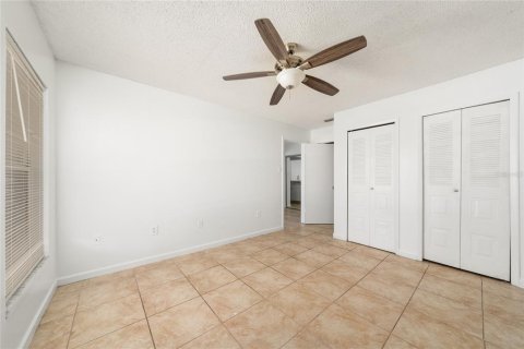 Condo in Kissimmee, Florida, 2 bedrooms  № 2111887 - photo 9