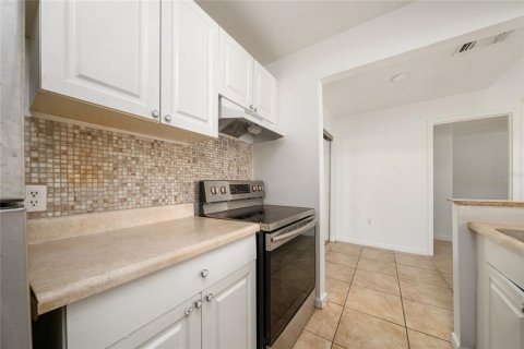 Condo in Kissimmee, Florida, 2 bedrooms  № 2111887 - photo 7
