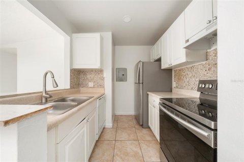 Condo in Kissimmee, Florida, 2 bedrooms  № 2111887 - photo 6