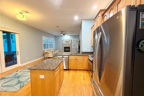 Villa ou maison à louer à Tarpon Springs, Floride: 5 chambres, 212.75 m2 № 2210486 - photo 14