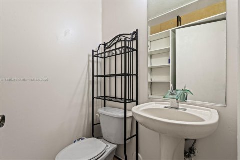 Adosado en venta en Pembroke Pines, Florida, 2 dormitorios, 108.7 m2 № 1934948 - foto 14