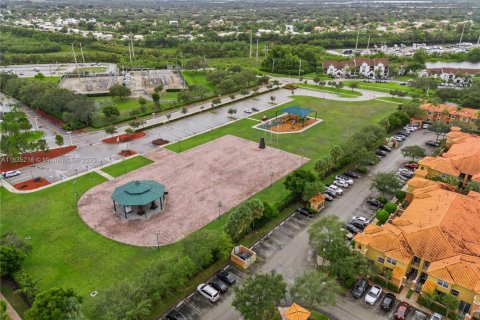 Adosado en venta en Pembroke Pines, Florida, 2 dormitorios, 108.7 m2 № 1934948 - foto 30