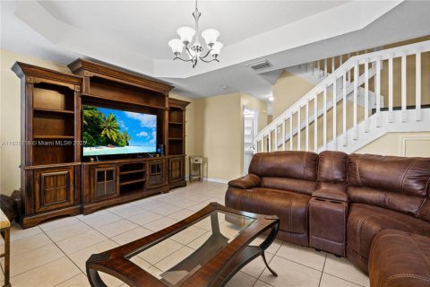 Adosado en venta en Pembroke Pines, Florida, 2 dormitorios, 108.7 m2 № 1934948 - foto 6