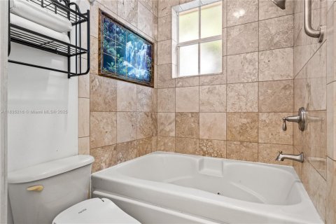Adosado en venta en Pembroke Pines, Florida, 2 dormitorios, 108.7 m2 № 1934948 - foto 18