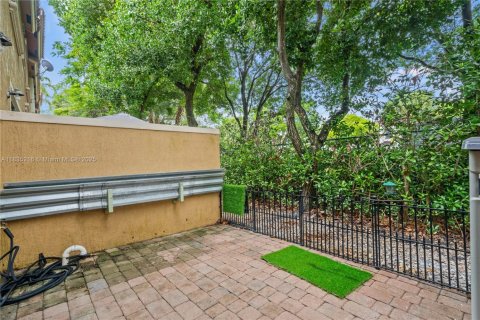 Adosado en venta en Pembroke Pines, Florida, 2 dormitorios, 108.7 m2 № 1934948 - foto 26
