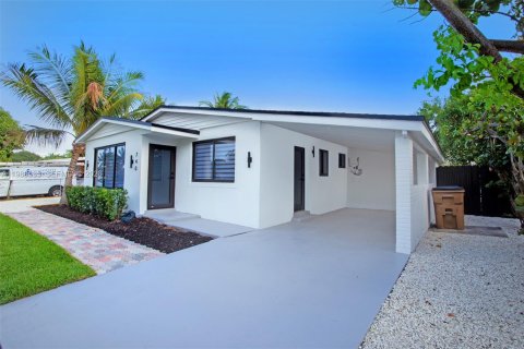 House in Deerfield Beach, Florida 3 bedrooms, 93.74 sq.m. № 2064551 - photo 4